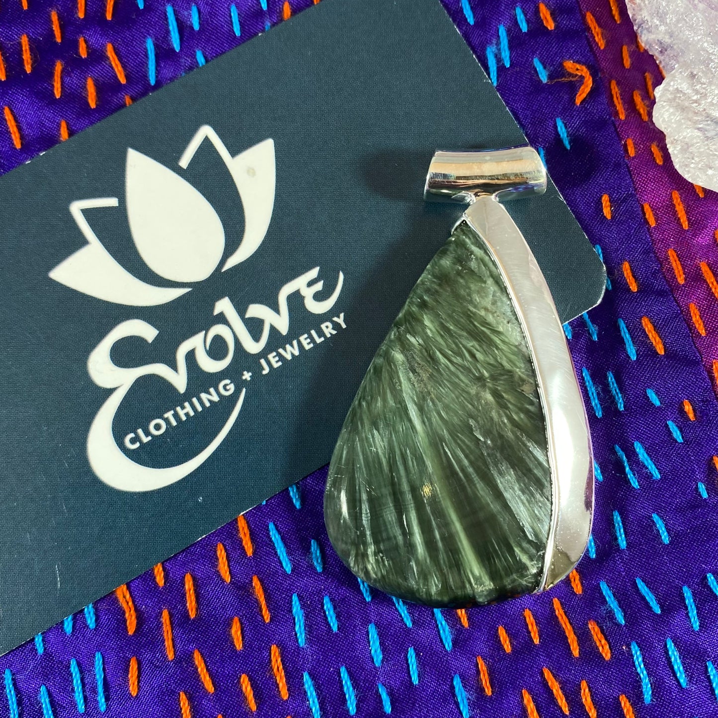 Seraphinite & Silver Half-Set Pendant